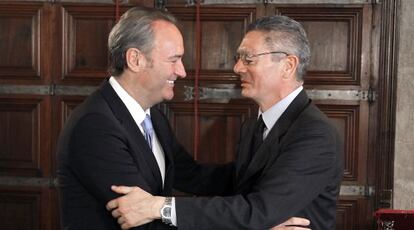 El presidente de la Generalitat, Alberto Fabra, y el ministro de Justicia, Alberto Ruiz-Gallard&oacute;n, en Valencia.