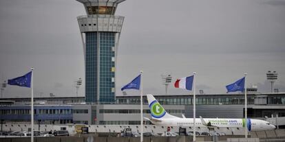La torre de control del aeropuerto francés de Orly.