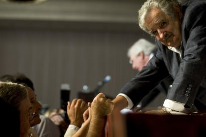 El presidente uruguayo, José Mujica, durante un almuerzo con empresarios en el Hotel Conrad de Punta del Este, el 8 de octubre de 2010.