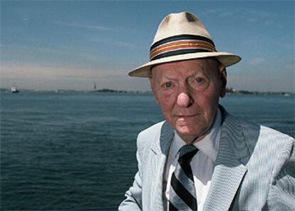 Isaac Bashevis Singer (1904-1991), en Manhattan en 1986.