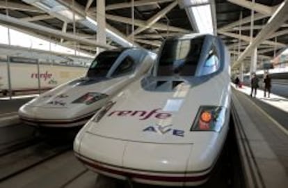 Modelos S-102 de Renfe, más conocidos como Pato.