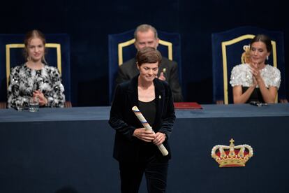 La británica Ellen MacArthur, impulsora de la economía circular, tras recibir el Premio Princesa de Asturias de cooperación internacional.
