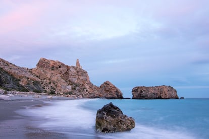 Atardecer en la playa de La Rijana (Granada).