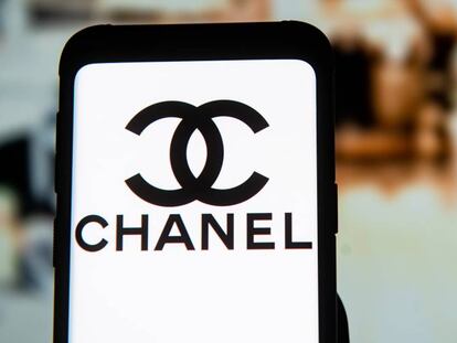 Logotipo de la firma Chanel.