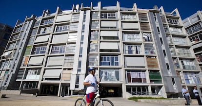 Bloque de viviendas sociales de Carabanchel que el Ayuntamiento de Madrid vendió a Blackstone. 