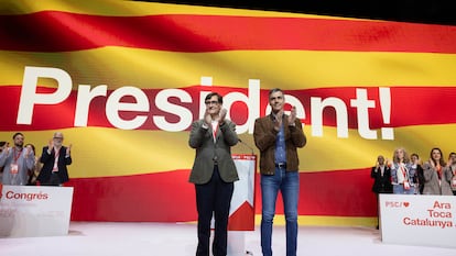 Salvador Illa y Pedro Sánchez, el 17 de marzo en Barcelona en la clausura del 15º congreso del PSC.