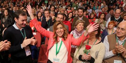 Díaz tras ser elegida secretaria general del PSOE de Andalucía, el 23 de noviembre de 2013 en el Palacio de Congresos de Granada.