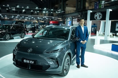 El consejero delegado de MG en España, Leo Zhang Hongze, en el Automobile.