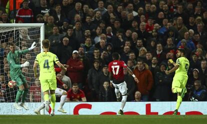 De Gea, Shaw y Suárez, en la acción del gol.