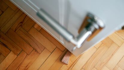 Este accesorio permite que las puertas no sufran daños. GETTY IMAGES.