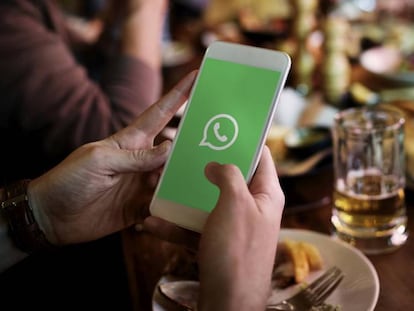 WhatsApp introduce un esperado cambio: rediseña el menú contextual de los mensajes