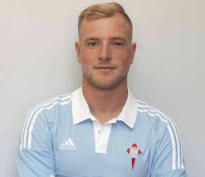 El Celta incorpora al internacional sueco John Guidetti, que llega a Vigo con la carta de libertad procedente del Manchester City. Formará pareja de ataque con Iago Aspas.