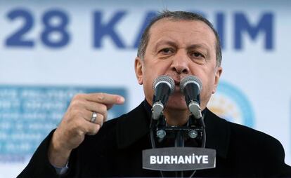 O presidente Erdogan neste sábado em Burhaniye.