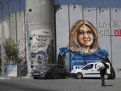 Un mural en recuerdo de la periodista Shireen Abu Akleh, el miércoles en el muro de separación de Belén (Cisjordania).