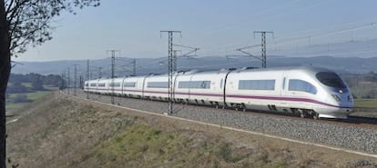 Un convoy de la nueva línea del AVE Barcelona-Girona-Figueres.