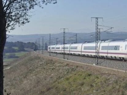 Un convoy de la nueva línea del AVE Barcelona-Girona-Figueres.