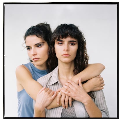 Mireia y Joana Vilapuig en una imagen promocional de 'Selftape'.