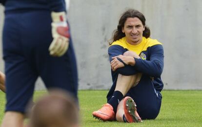 Ibrahimovic, en un entrenamiento de Suecia.