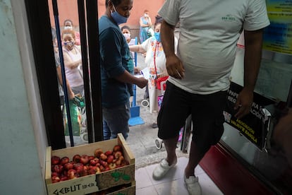 A la Asociación Valiente Bangla del barrio de Lavapiés le quedaban hace unos días 36 euros en su cuenta corriente