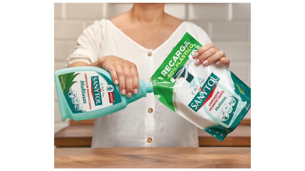 Limpia y desinfecta.