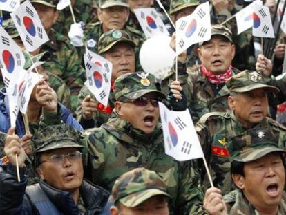 Manifestación de soldados surcoreanos en Seúl contra el régimen de Pyongyang.
