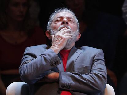  Fotografía de archivo fechada el 2 de abril de 2018 que muestra al expresidente brasileño Luiz Inácio Lula da Silva durante un acto político en Río de Janeiro (Brasil)