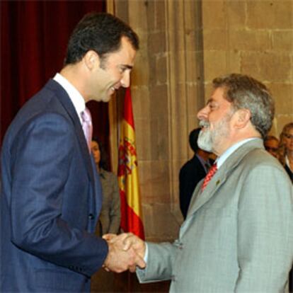 Luiz Inácio 'Lula' da Silva, presidente de Brasil y premio de la Cooperación, aterriza en Oviedo, donde pasará un solo día.