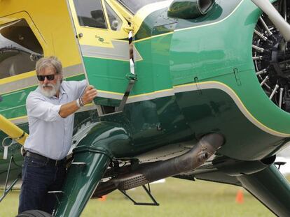 Harrison Ford, sube a su avioneta, en una imagen tomada en julio de 2016.