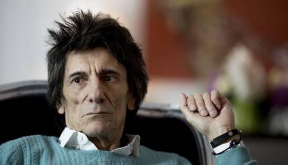 Ron Wood, component dels Rolling Stones, en una 'suite' de l'Hotel Palace que porta el seu nom.