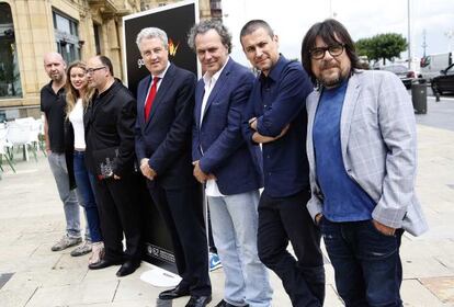 García Tabernero (centro), junto con Rebordinos y algunos de los realizadores y actores que han participado en el proyecto Cinergía, de Gas Natural Fenosa.