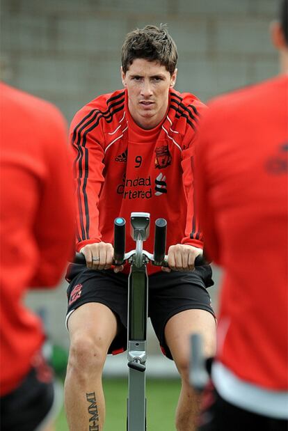 Fernando Torres, durante el entrenamiento de hoy en Melwood.