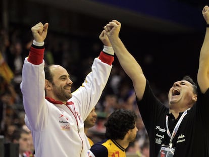 Jota Hombrados y Valero Rivera celebran una victoria contra Croacia en el Europeo de 2012.