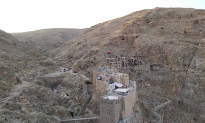 Vista del monasterio de Mar Musa, situado en las laderas orientales de la cordillera Antilíbano, entre Damasco y Homs.