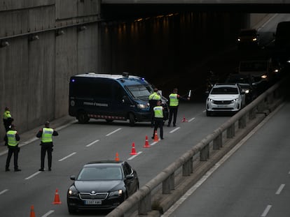 Control de tráfico en la salida de Barcelona, el pasado 9 de abril.