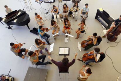 Ensayo de la Joven Orquesta de la Comunidad de Madrid el pasado viernes en los Teatros del Canal.