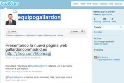 El alcalde de Madrid ha mandado un mensaje de apoyo y empatía a Esperanza Aguirre en su primer <i>tweet</i>.