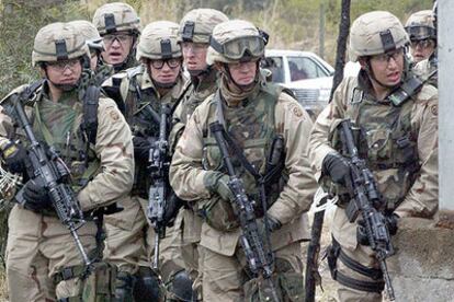 Soldados de Estados Unidos, durante una operación ayer en el centro de Bagdad.