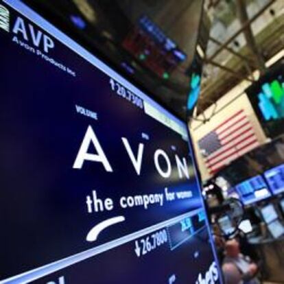 Coty se rinde y retira su oferta por Avon