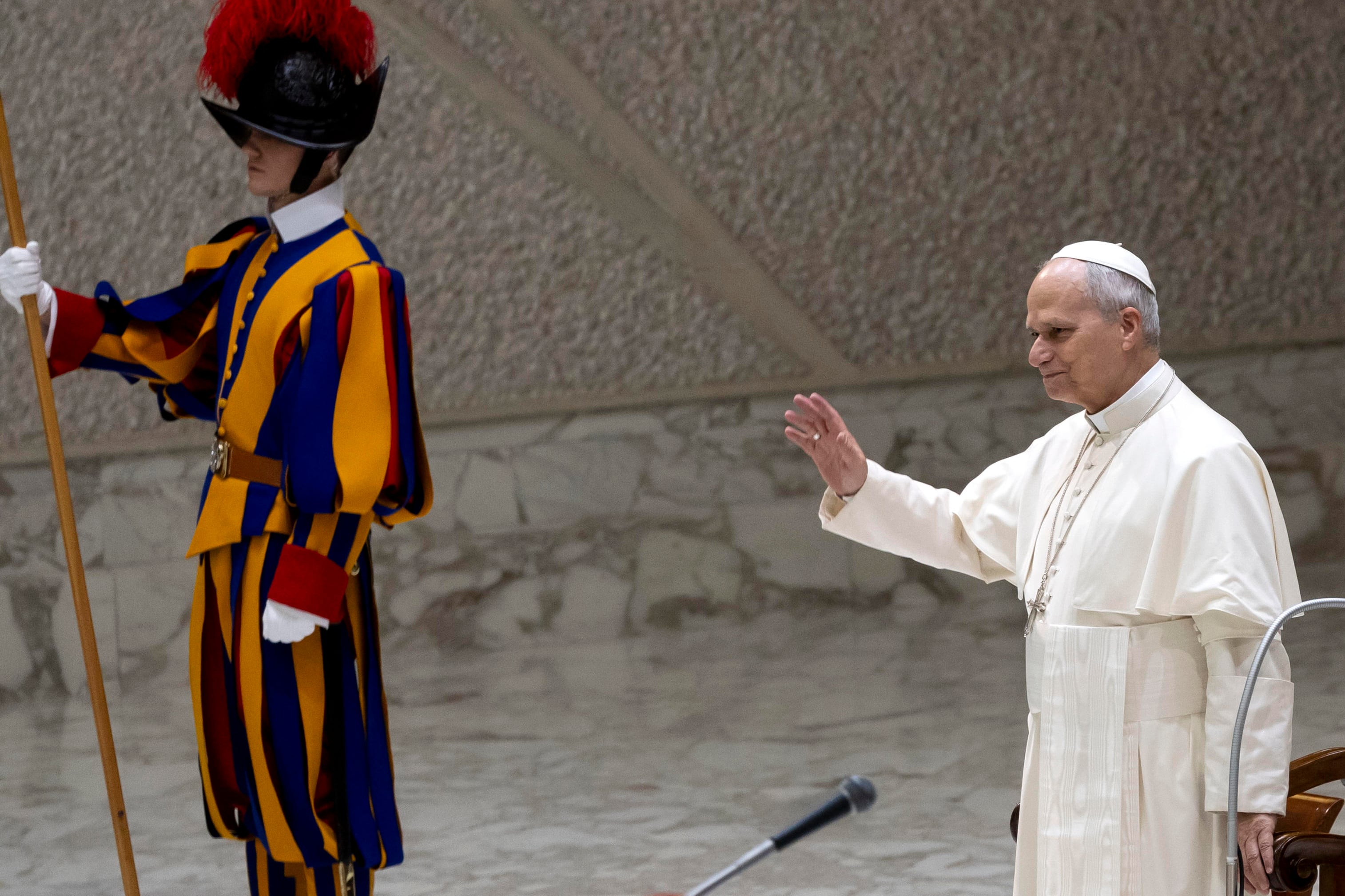 La Iglesia baraja junio u octubre para el viaje del Papa a España y propone una visita al Bernabéu