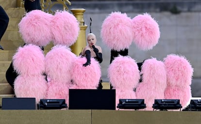 Lady Gaga canta en la inauguración.