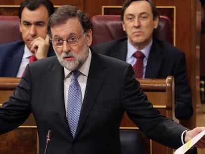 El presidente del Gobierno, Mariano Rajoy,, durante la sesión de control al Gobierno, celebrada hoy en el Congreso. 