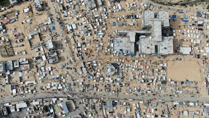 Campamento improvisado por los palestinos desplazados en Rafah, en el sur de la Franja, el sábado.     