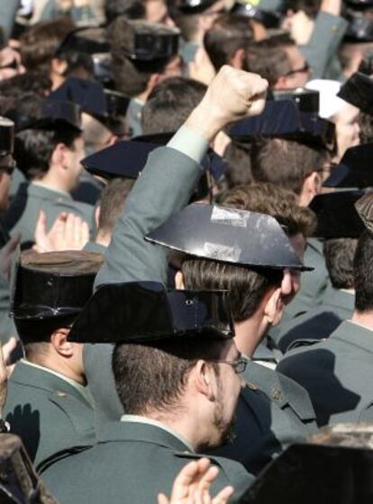 Protesta de guardias civiles en Madrid, en enero de 2007.