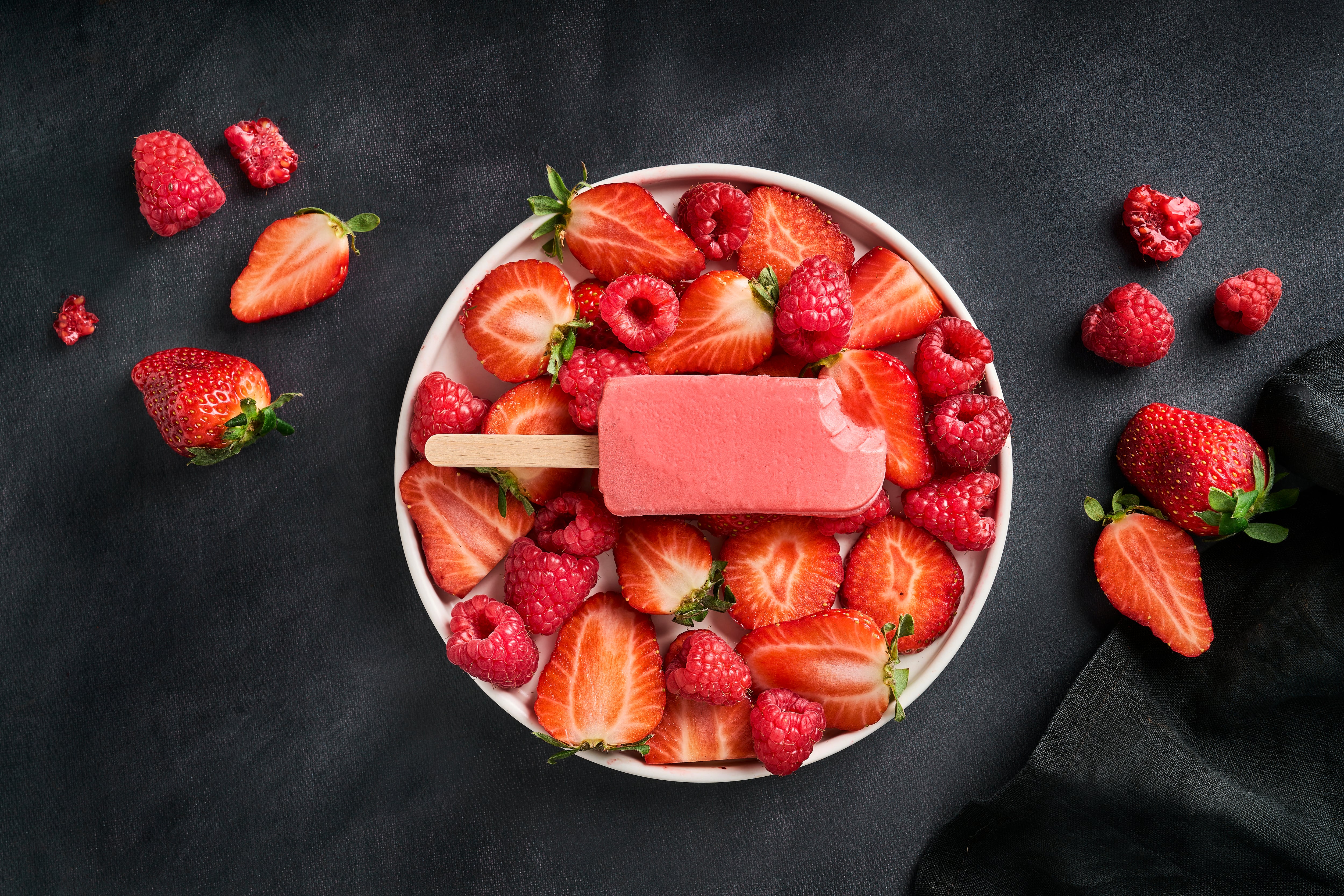 El helado es de fresa y frambuesa, por si no queda claro