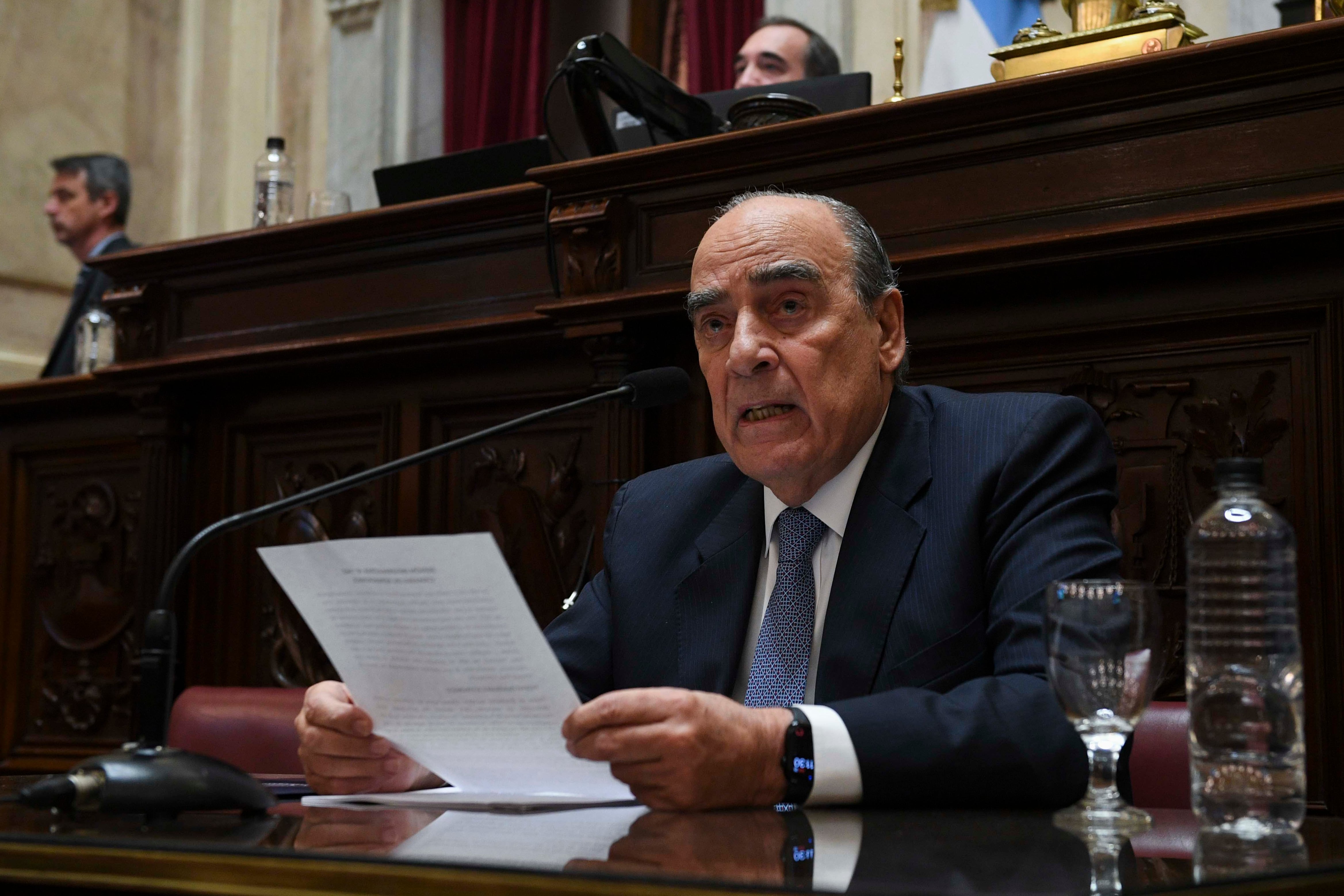 Milei pierde a su jefe de Ministros, víctima de las presiones internas