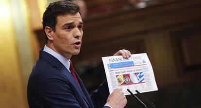 Socialist leader Pedro Sánchez speaking at the state of the nation debate.