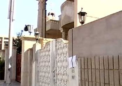 Exterior del domicilio en Bagdad del sargento primero José Antonio Bernal, en una imagen captada por TVE.