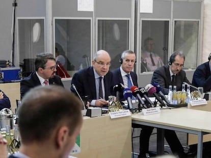 Los fiscales antiterroristas durante la reunión en Malinas, Bélgica, este miércoles.