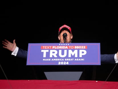 Donald Trump, este martes durante un mitin electoral en Doral (Florida).