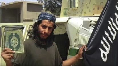 Captura de video publicado por el Estado Isl&aacute;mico de Abdelhamid Abaaoud.